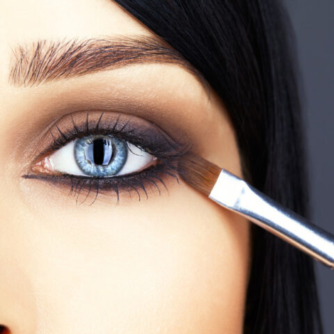 Make-up na spadlém víčku – jak jej provádět správně?